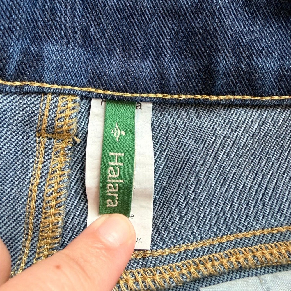 Halara High Waisted Wide Leg Cuffed Jeans Dark Wash Blue Size M Vintage Inspired - Picture 4 of 6